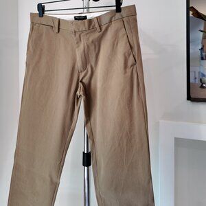 Banana Republic - Aiden Chino Pant - Size 34 / 32 - Color Khaki